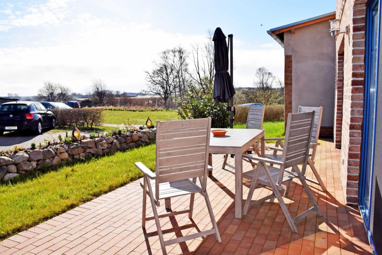 Ferienhaus Zum Boddenstrand Mit Ka Groß Zicker Zewnętrze zdjęcie