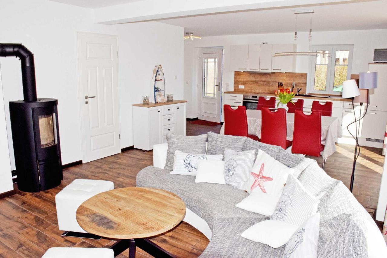 Ferienhaus Zum Boddenstrand Mit Ka Groß Zicker Zewnętrze zdjęcie
